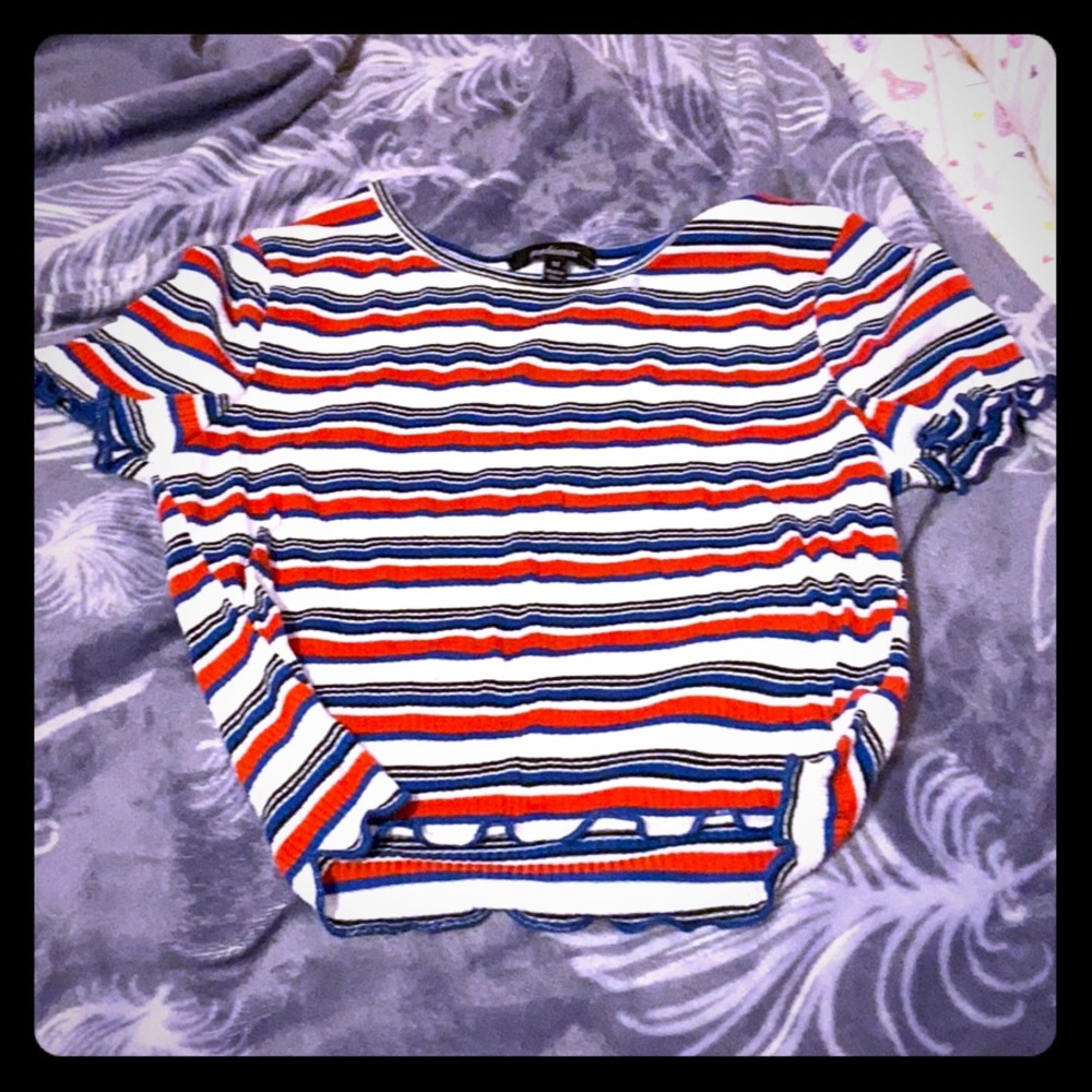 A medium striped shirt. (Juniors)